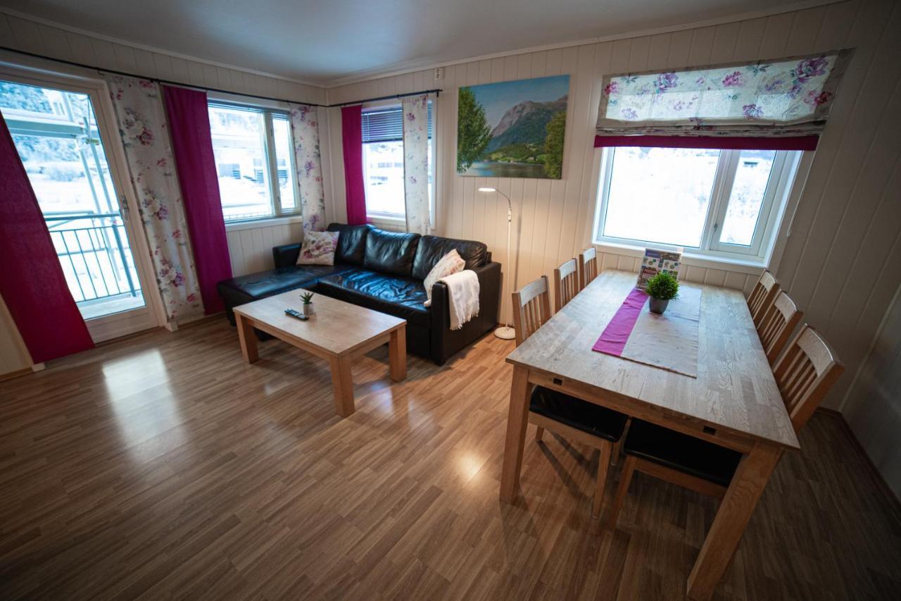 Forde Gjestehus Og Camping Exterior photo