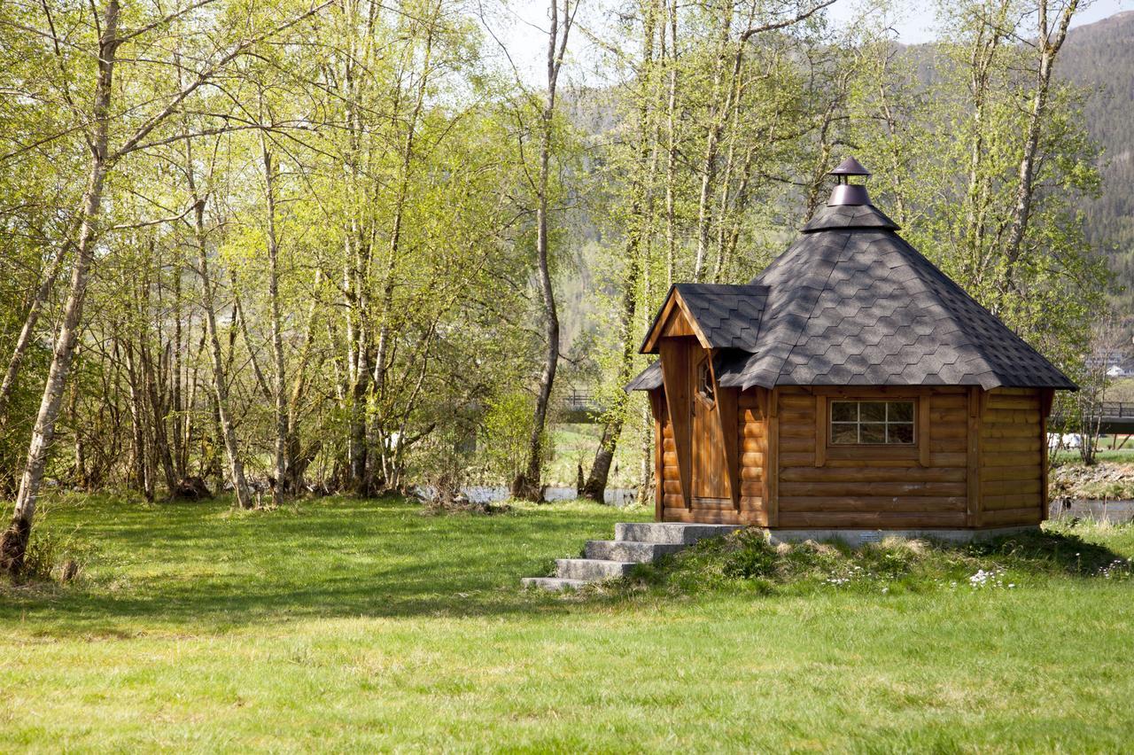 Forde Gjestehus Og Camping Exterior photo